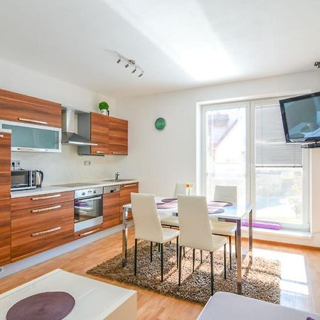 Apartman U Kostela デシュトネー・フ・オルリツキーフ・ホラーフ エクステリア 写真