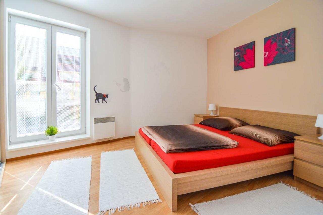 Apartman U Kostela デシュトネー・フ・オルリツキーフ・ホラーフ エクステリア 写真