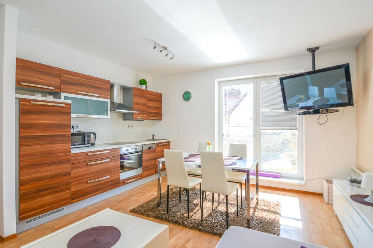 Apartman U Kostela デシュトネー・フ・オルリツキーフ・ホラーフ エクステリア 写真